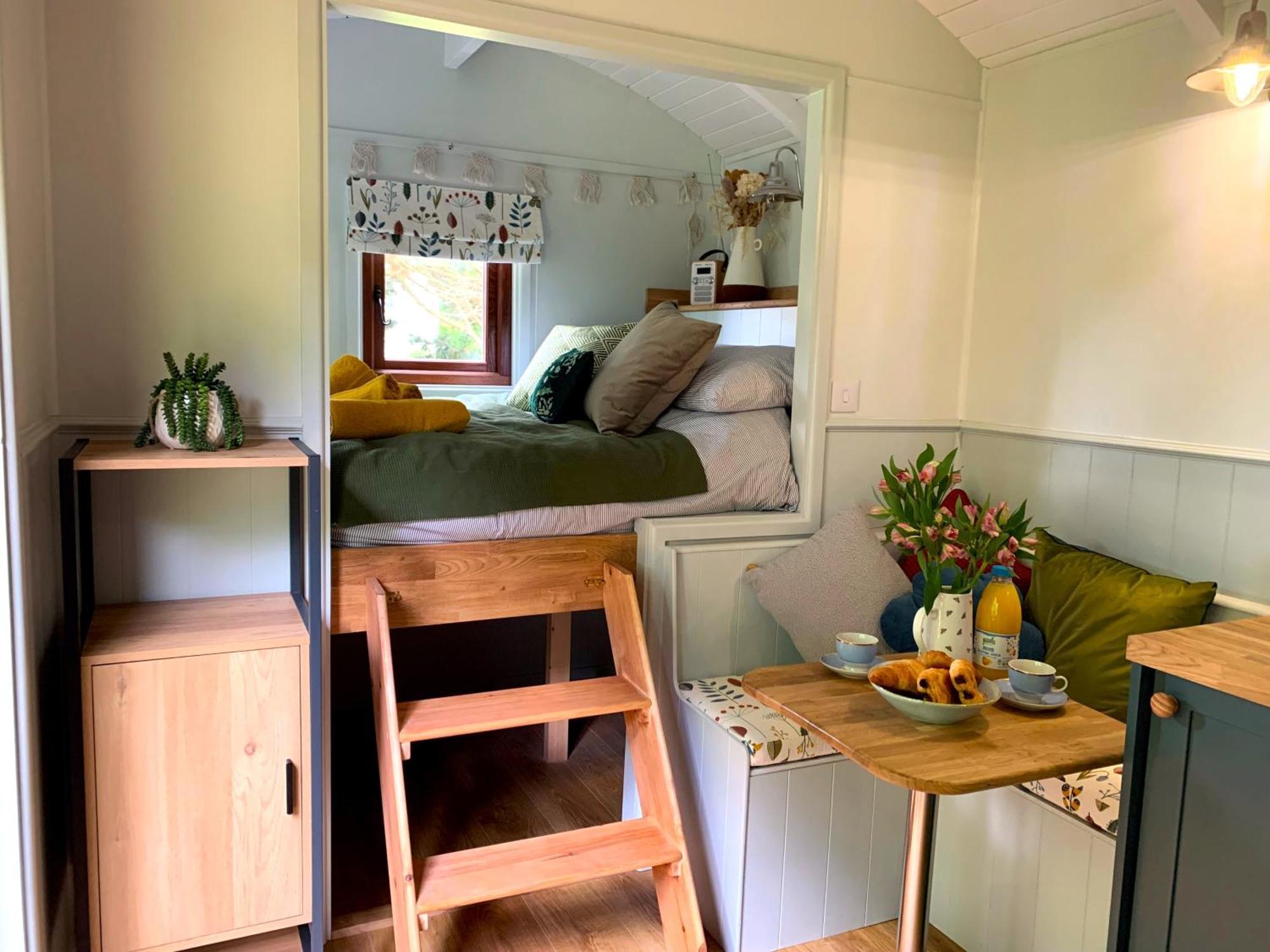 Lilliput - Delightful 1-Bedroom Shepherd'S Hut Holsworthy Exterior foto